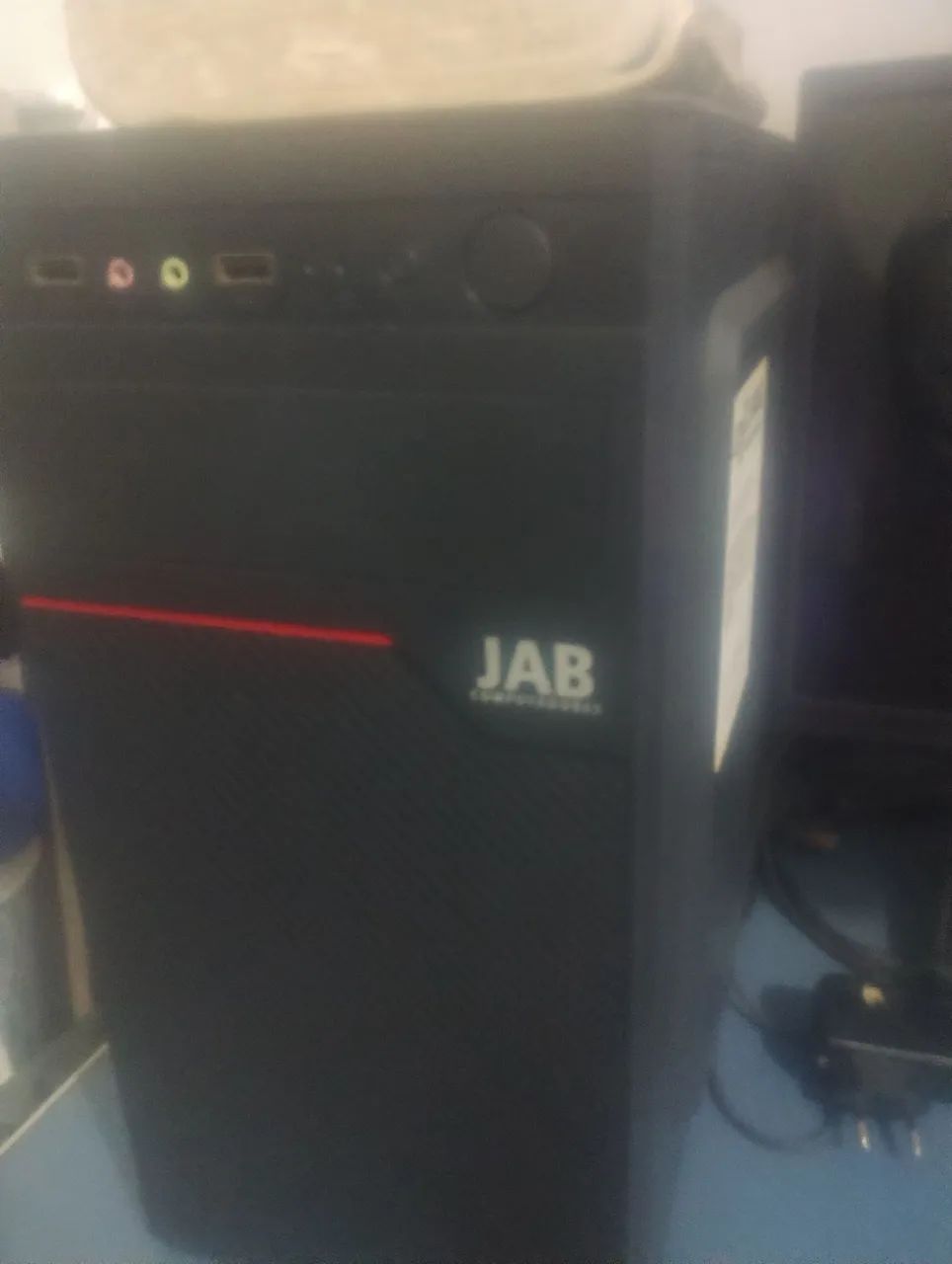 Vende-se dois computadores com defeito 