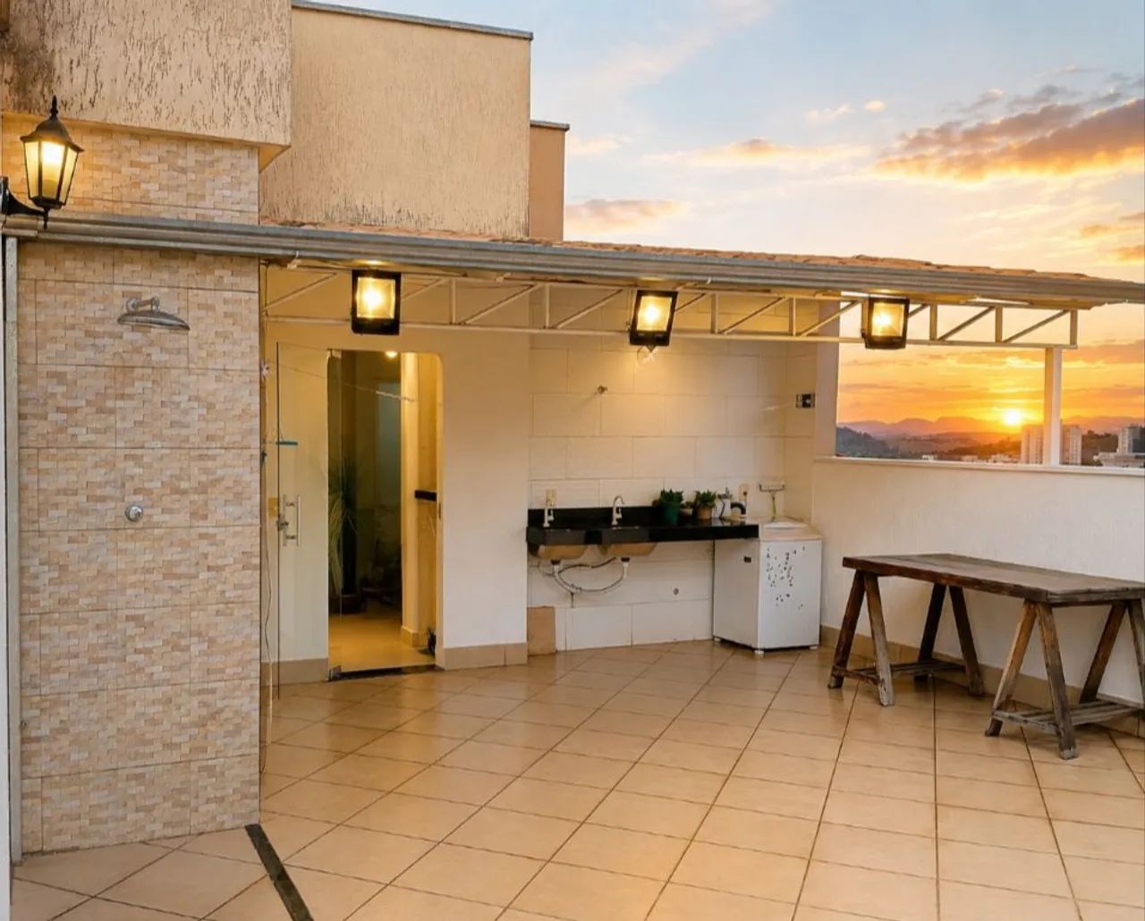 COBERTURA DUPLEX COM 50m² DE ÁREA EXTERNA - PARQUE CARAVELAS.<br>