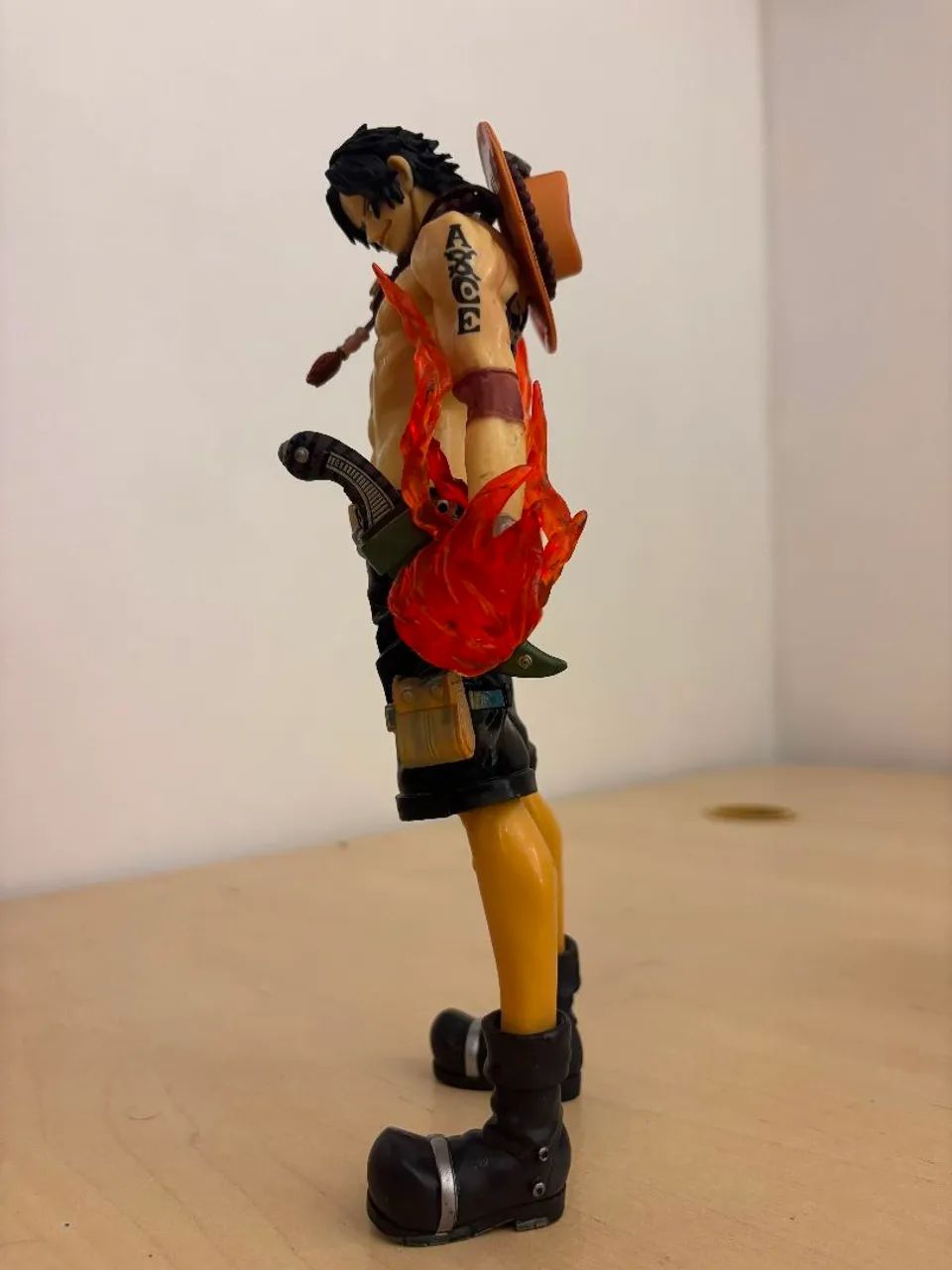 action figure de Portgas D. Ace da série One Piece - Foto 4
