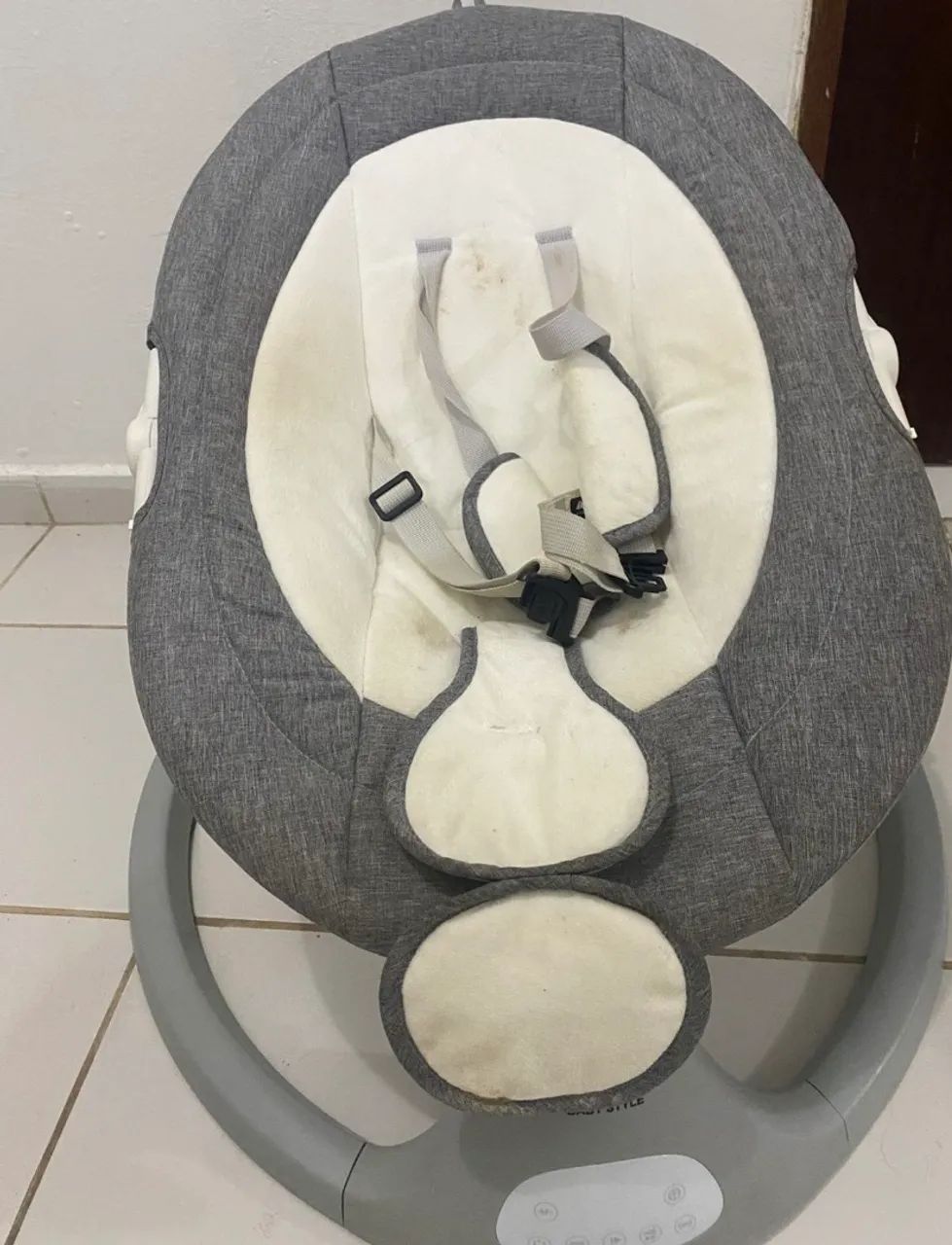 Cadeira de balanço infantil elétrica 