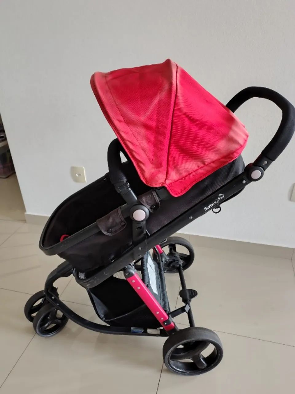 Carrinho bebê Safety 1st. Com bebê conforto e base / vira Moisés  - Foto 3
