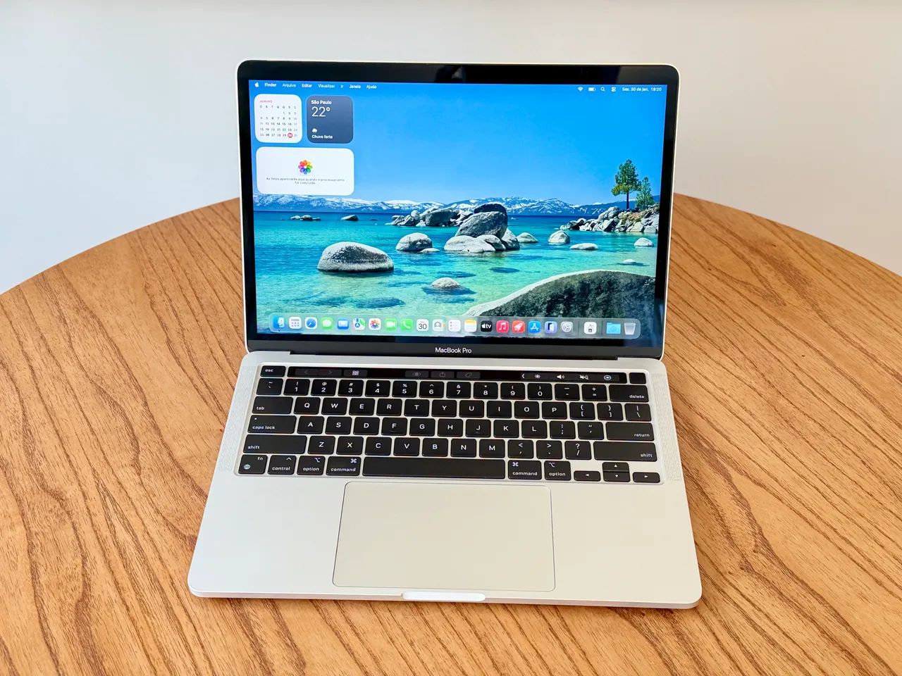 MacBook Pro 13 Polegadas M1 8GB 256SSD - EXTREMAMENTE NOVO