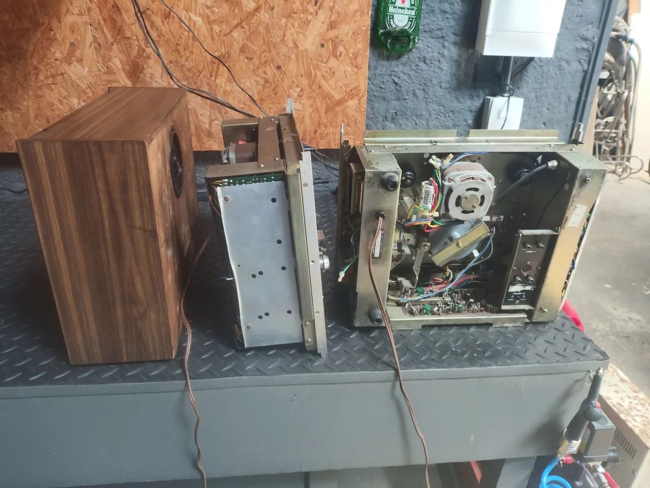 Caixa madeira deck Akai  - Foto 2