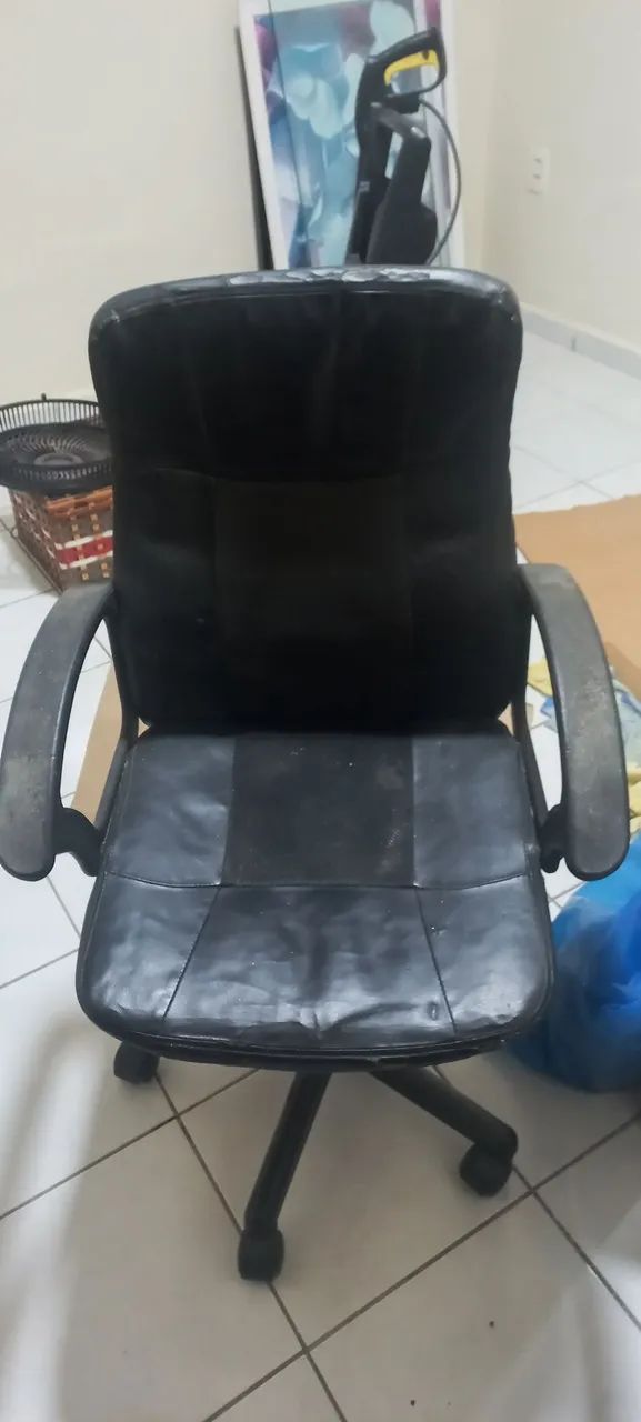 OFFICE CHAIR