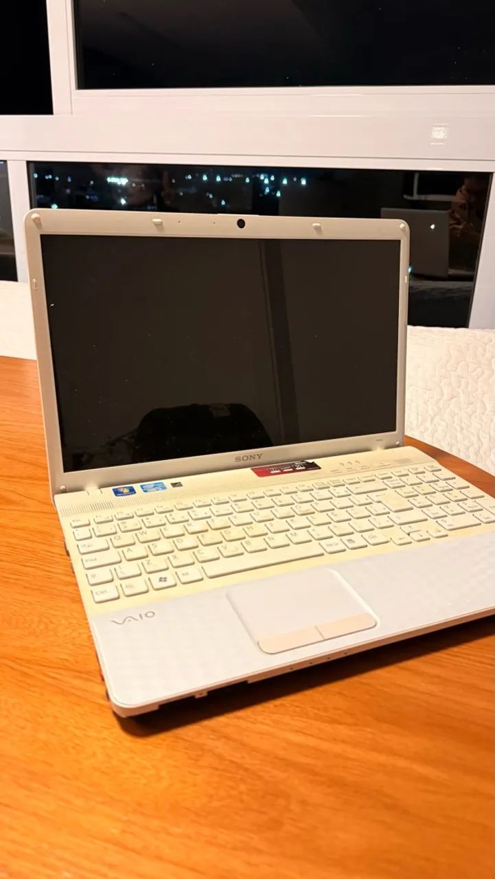 Notebook Sony VAIO Branco - Intel Core i3