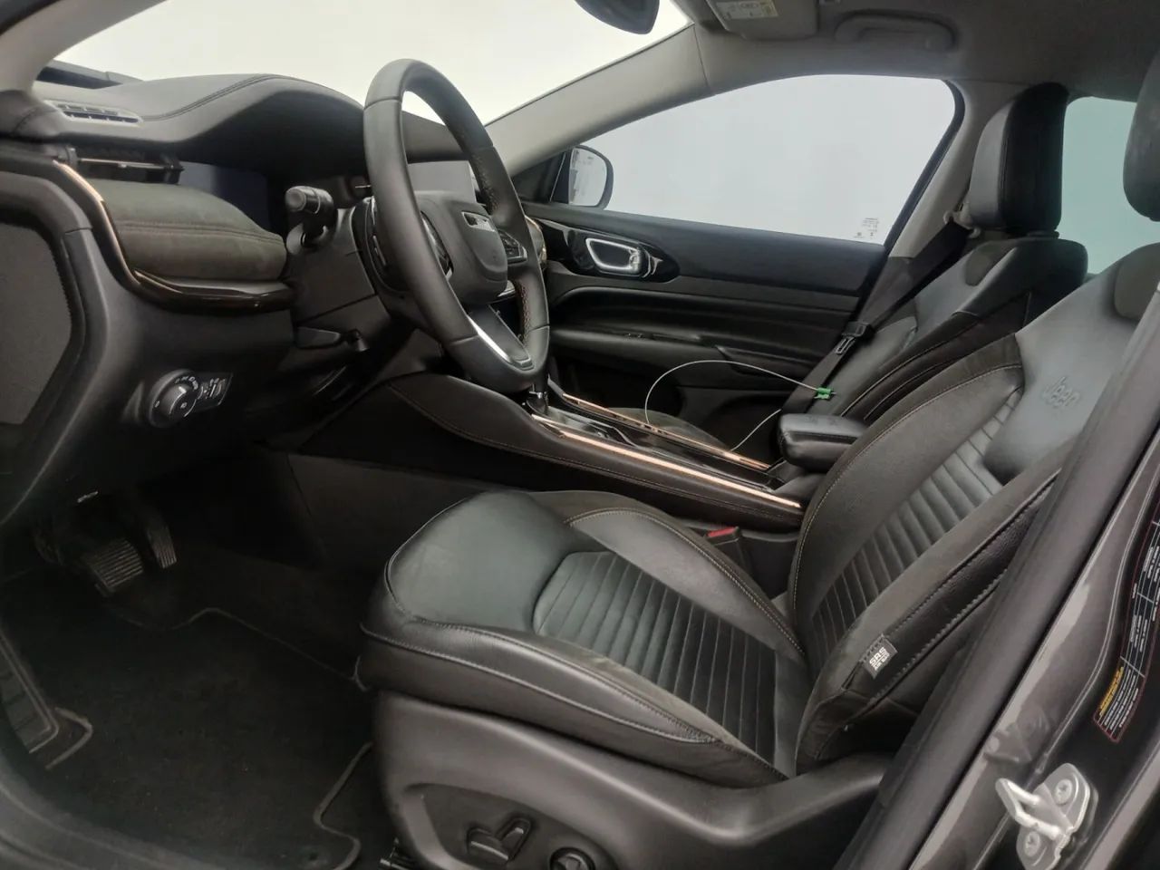 Jeep Commander Limited T270 1.3 TB Flex Aut., foto 16 de 18