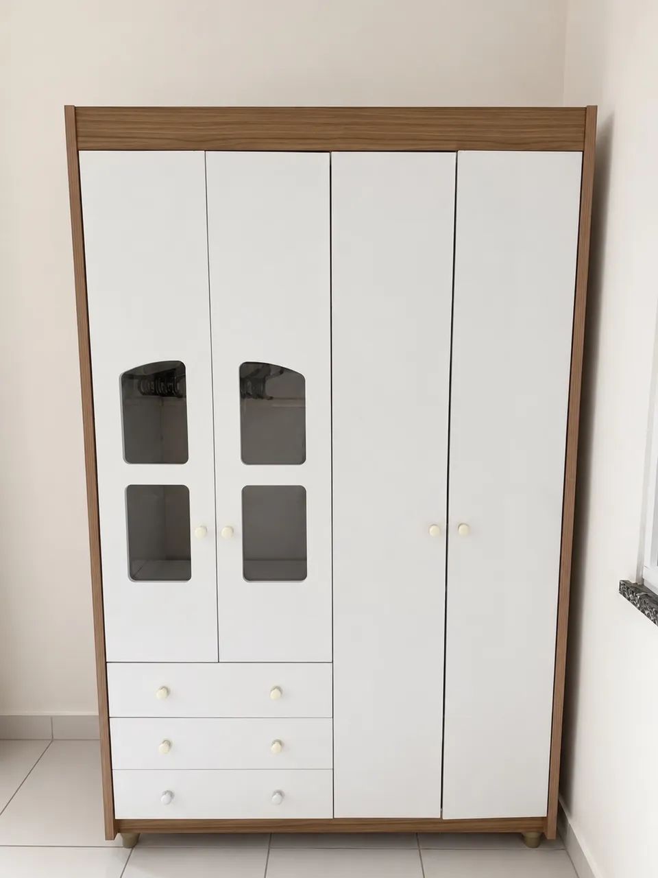 Vendo guarda-roupa e cômoda infantil 