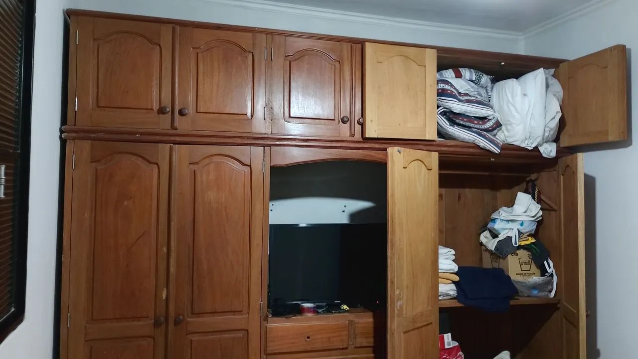 Guarda roupa madeira  - Foto 2
