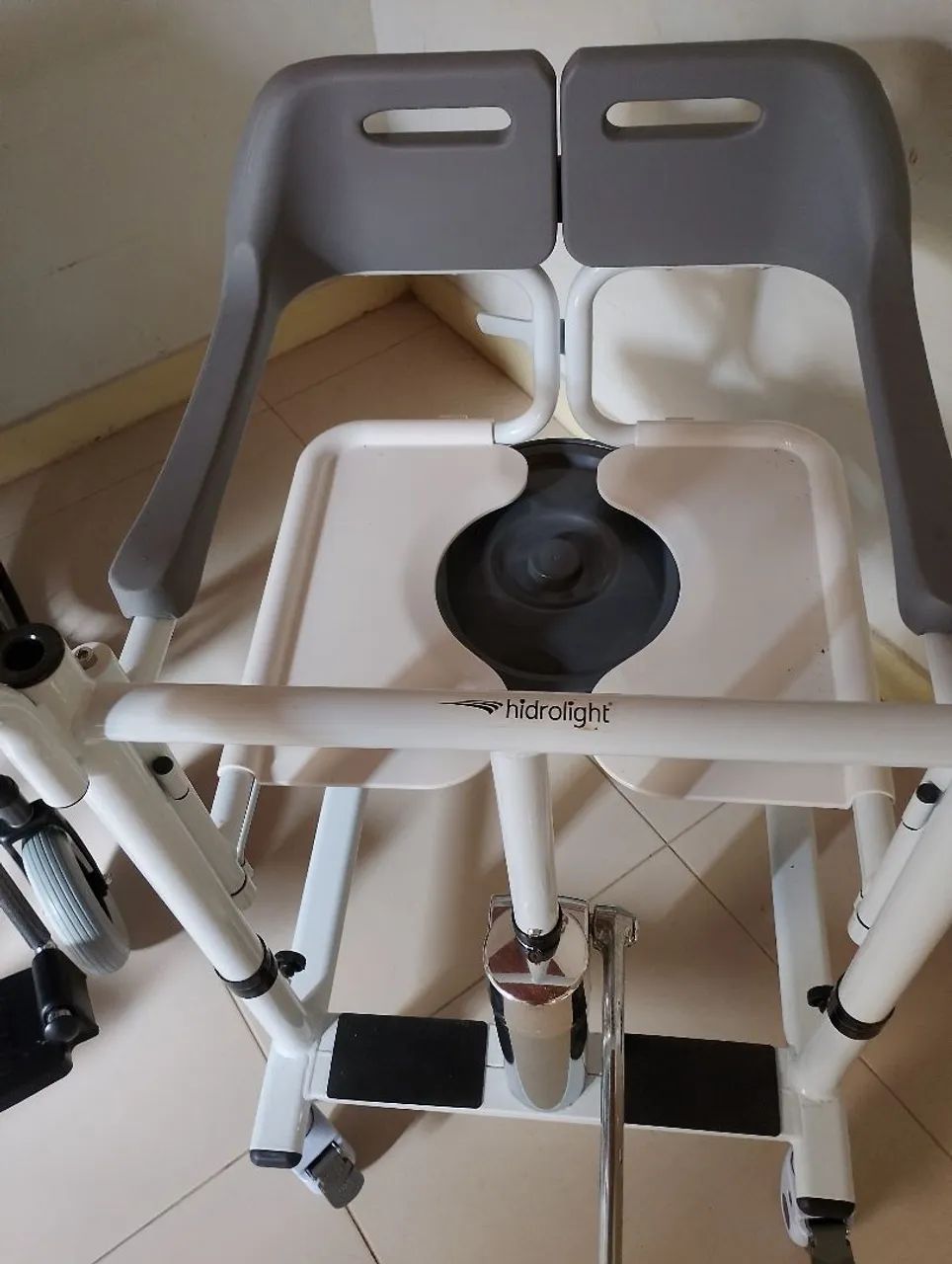 Cadeira de Transferência para pessoas com mobilidade reduzida - Foto 2