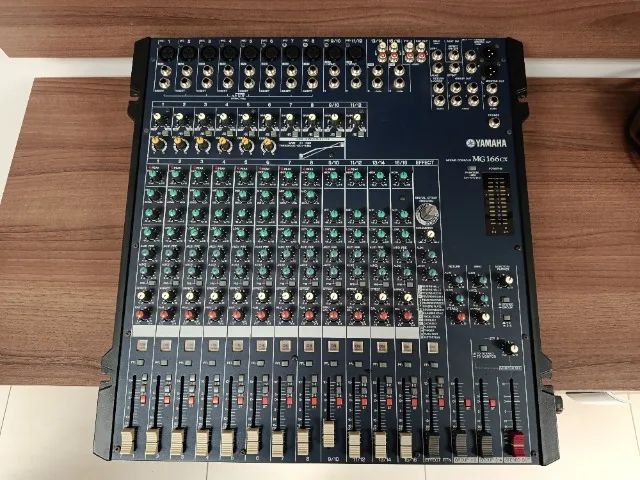 Mesa de som Yamaha