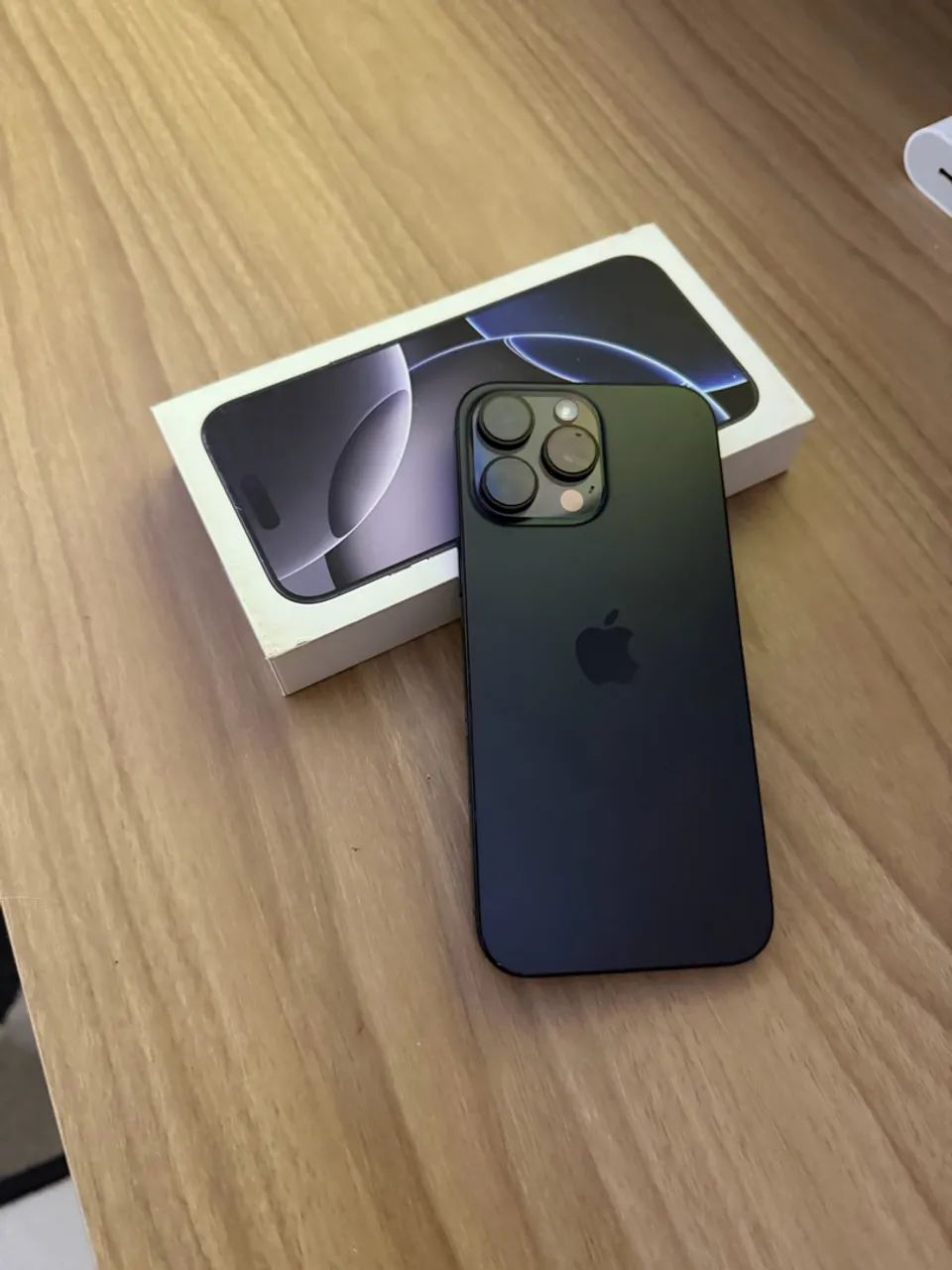 iPhone 16 Pro Max 256g seminovo  - Foto 2