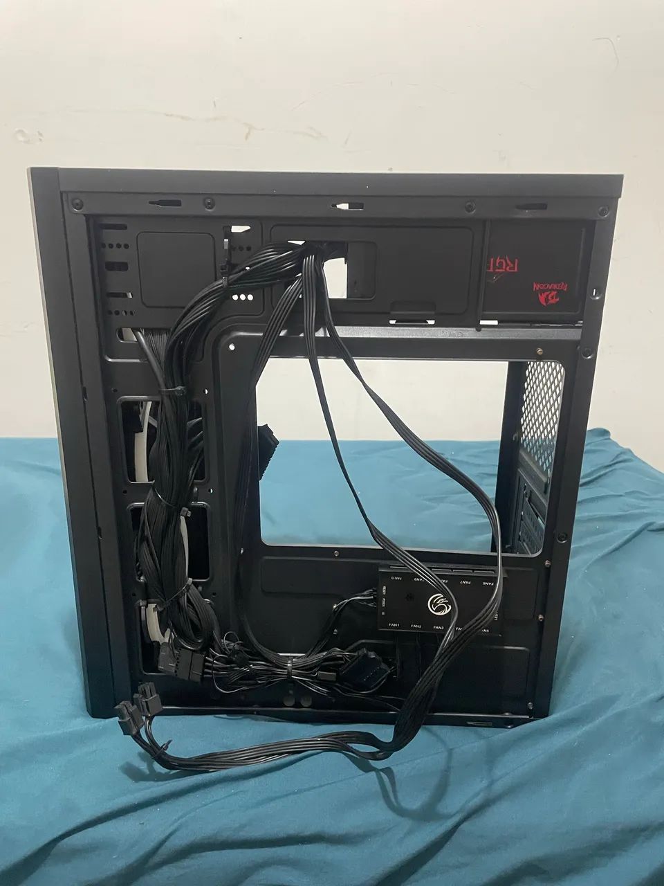 Gabinete T-dagger com fonte e ventiladores  - Foto 2