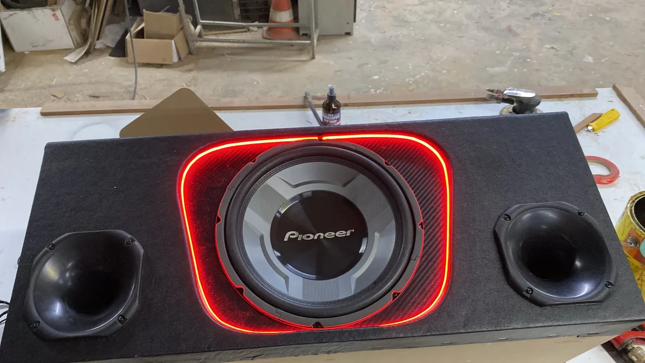 Caixa de som sub subwoofer ix35 original - Peças para carros, vans