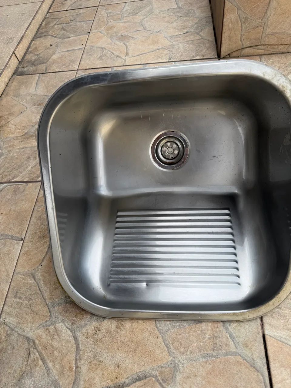 Tanque de Lavanderia em Ótimo Estado - Pronto para Uso!