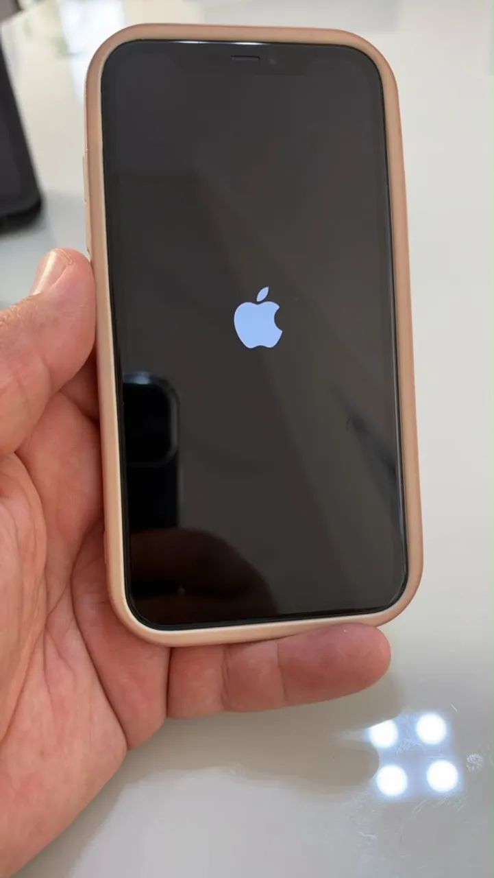 Iphone 11 64 gb branco - Foto 5