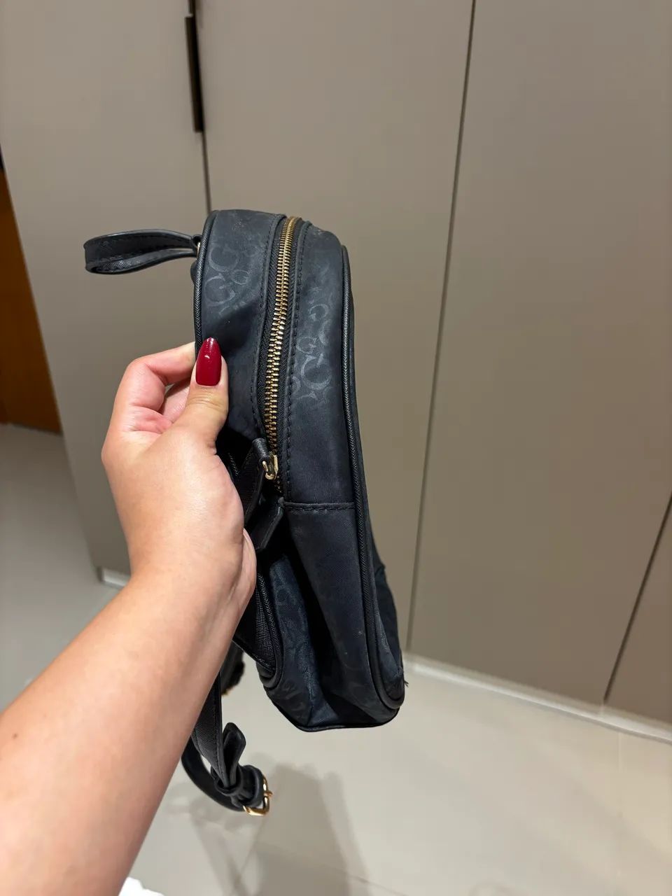 Mochila Original Guess - Preta | Excelente Estado - Foto 3