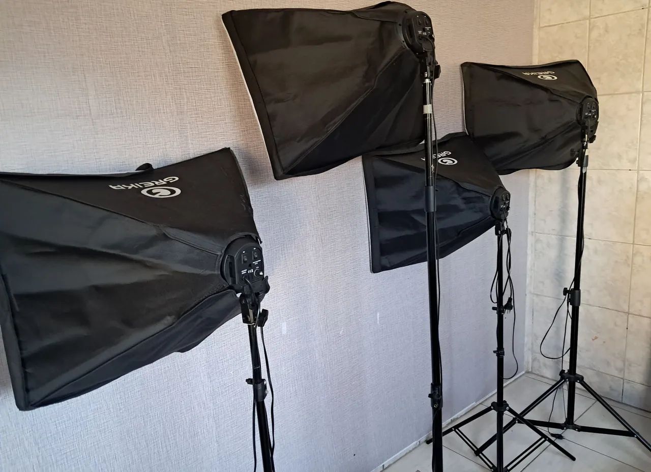 4 Luminárias kitsoftbox quadrado 50X70 + tripé de 2m. - Foto 2