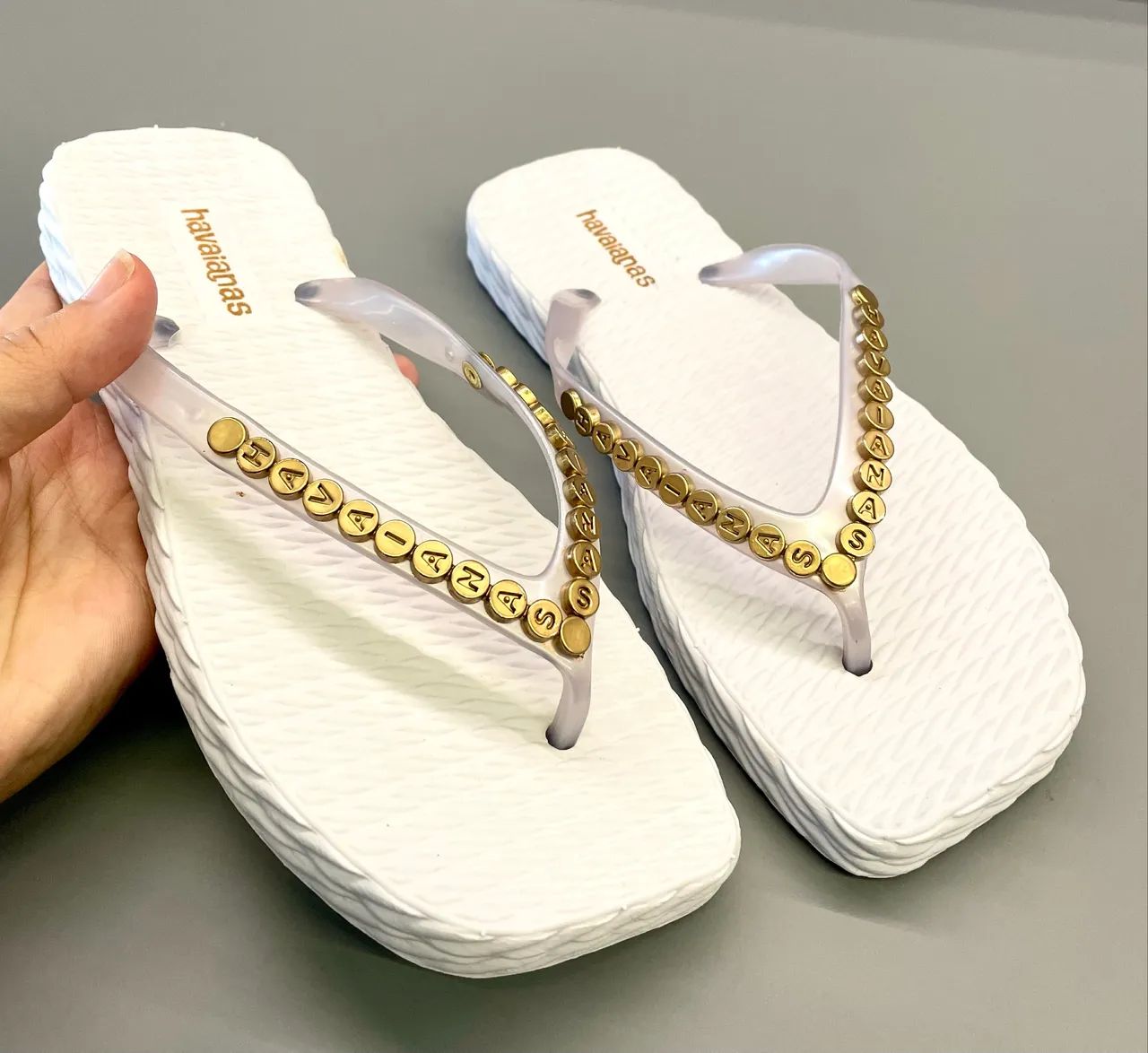 HAVAIANAS - Modelo Trança Dourada 