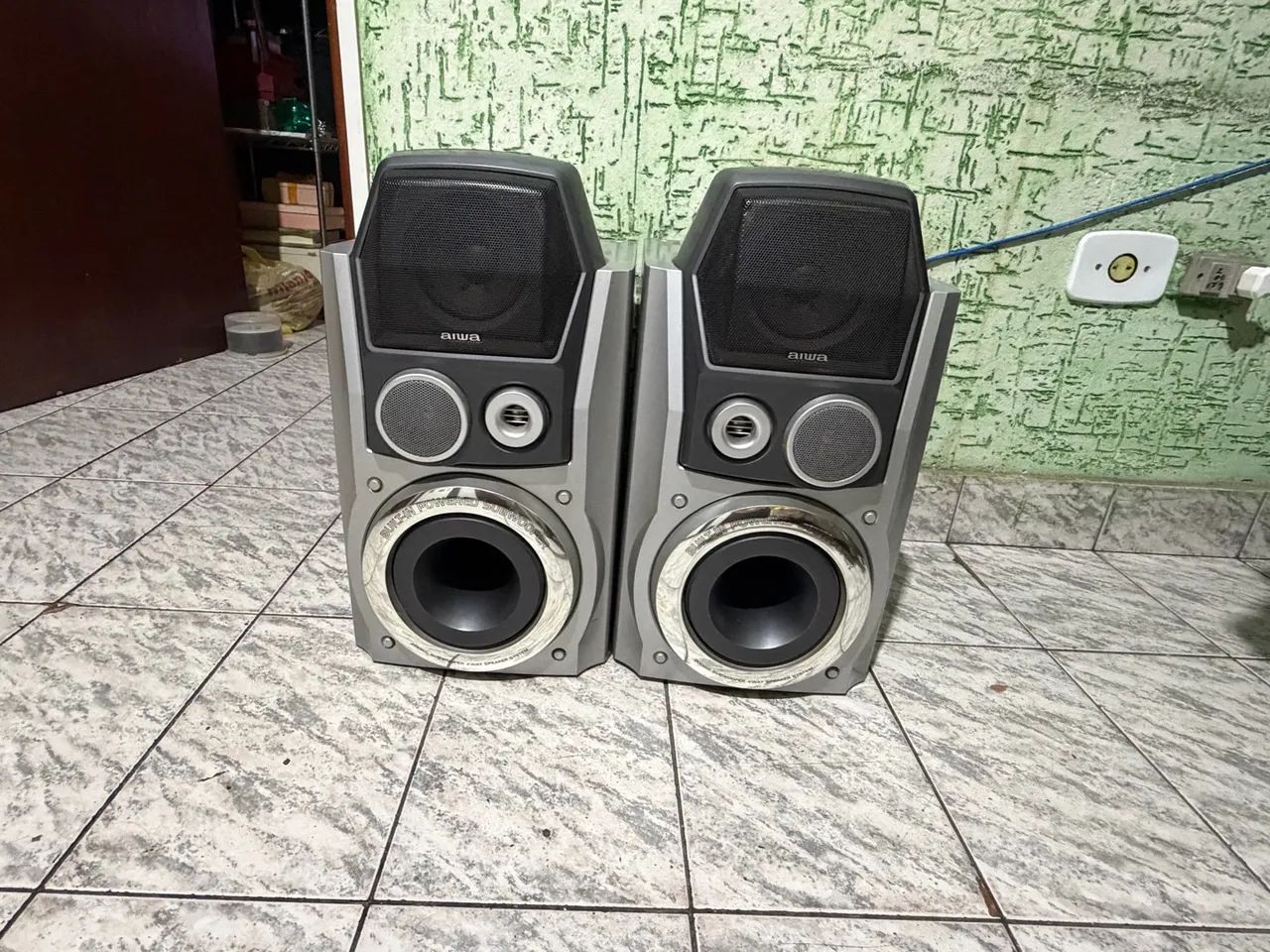 Caixa de som Aiwa Leiaaa