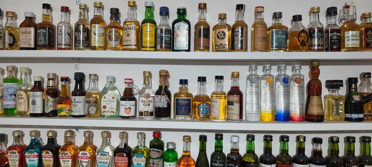Coleção de miniaturas de bebidas. - Foto 5