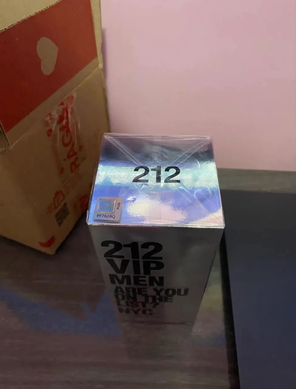 Perfume 212 VIP MEN  - Foto 5