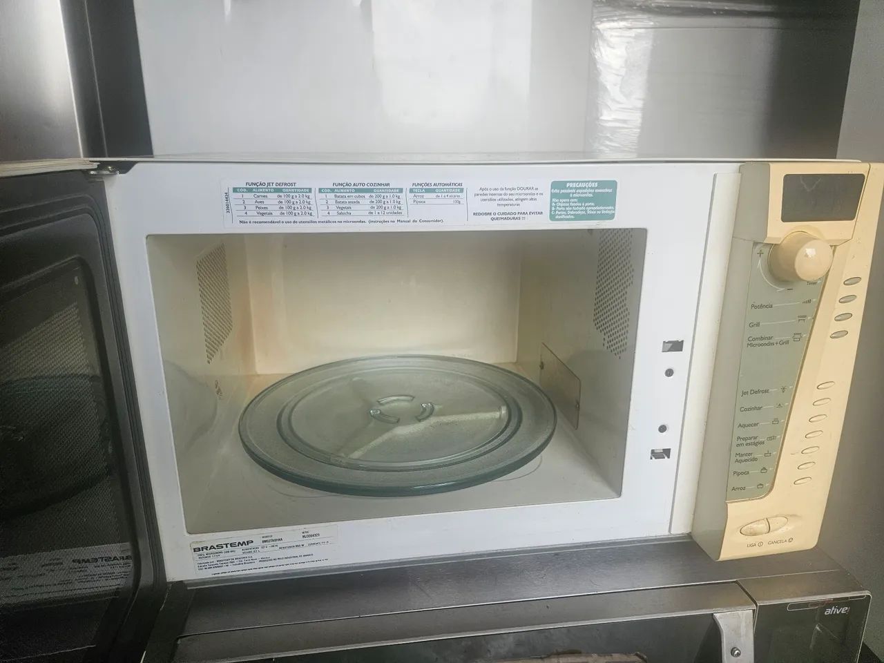 Micro-ondas Brastemp 32 litros com grill - Foto 3