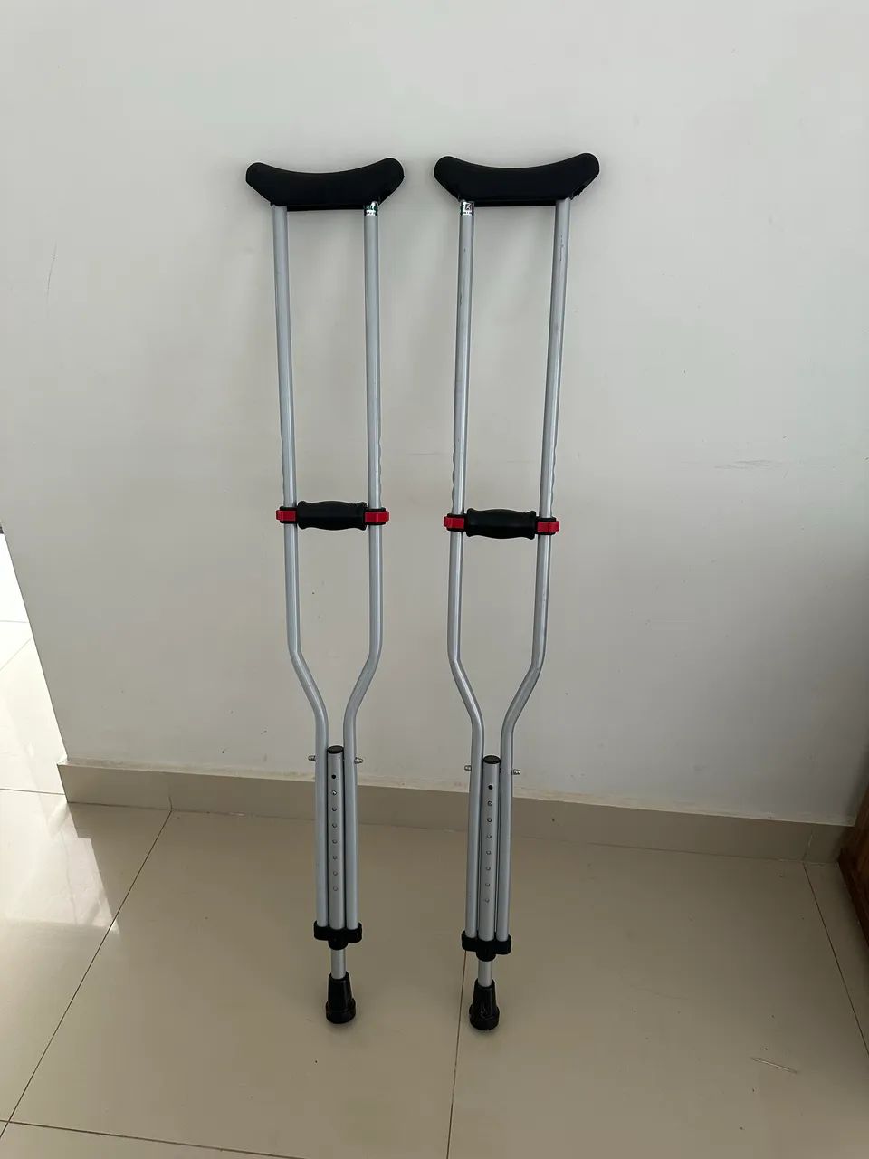 Muletas Semi-nova  - Foto 2