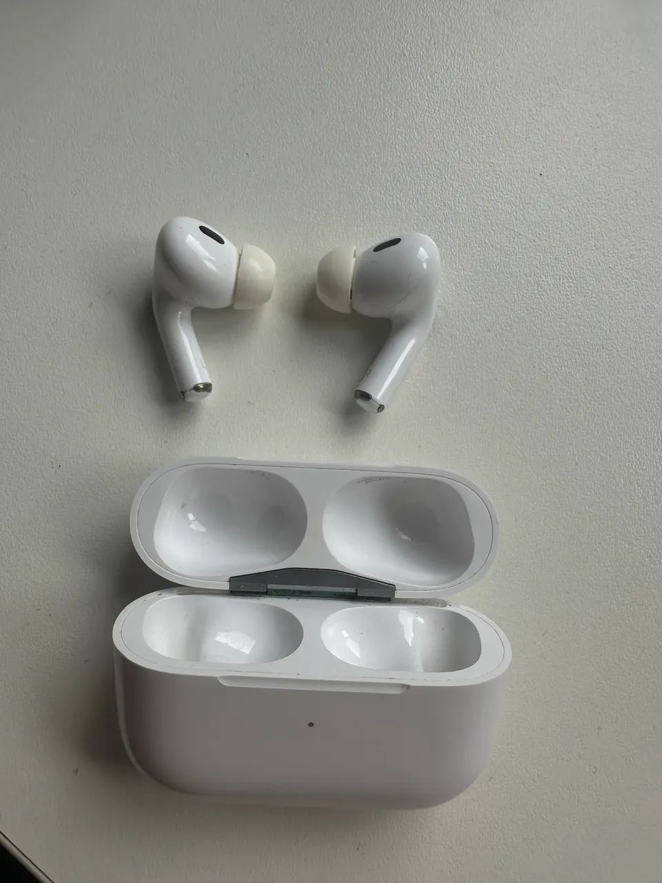 AirPods Pro 2 (2ª Geração) USB-C ? Kit completo | Lado Direito com