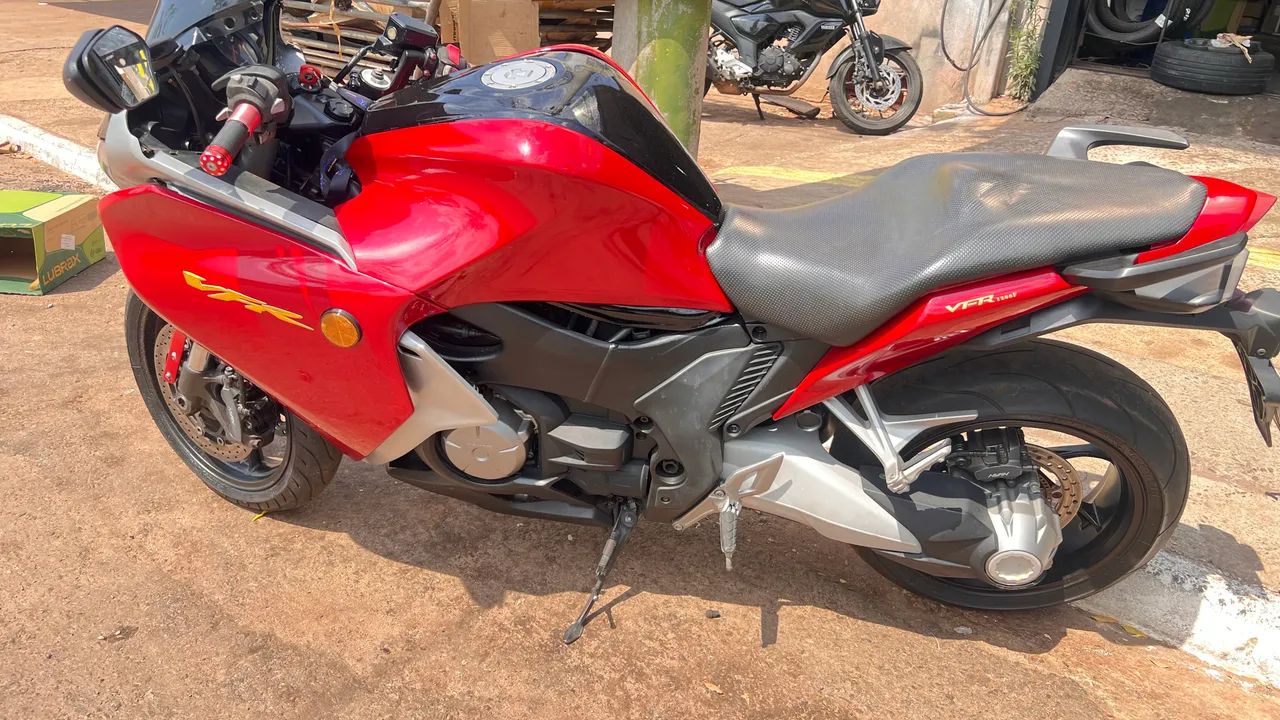 Vfr 1200 - Foto 3