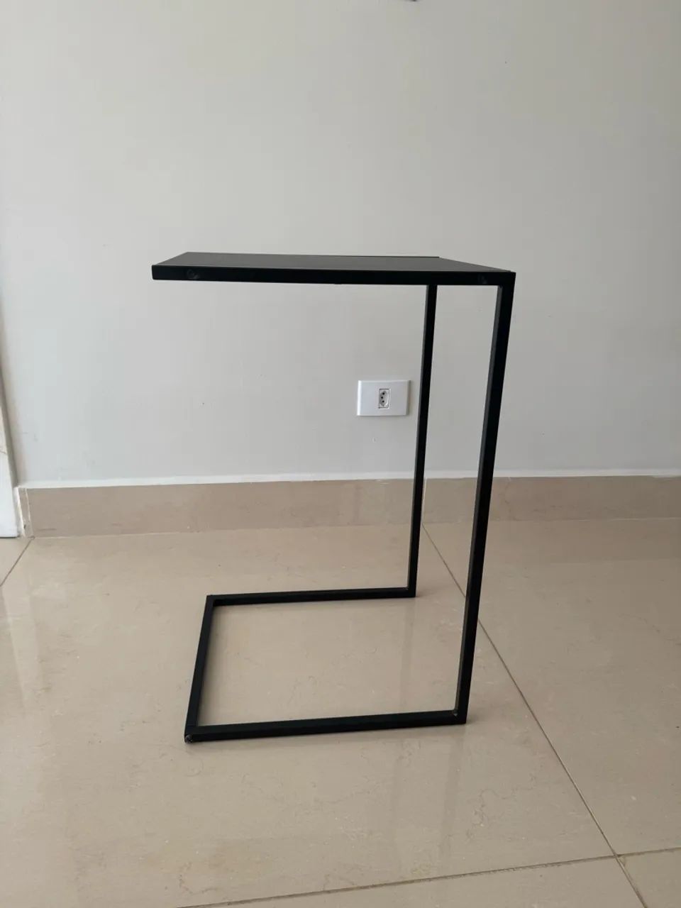Mesa lateral de sofá cor preta - Foto 2