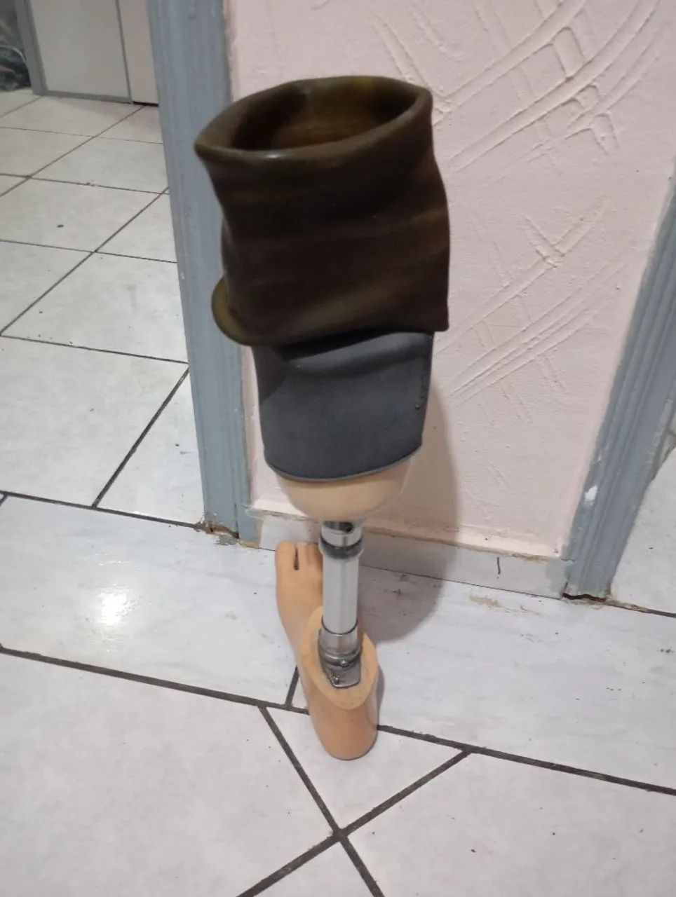 prótese transtibial (abaixo do joelho) - Foto 3