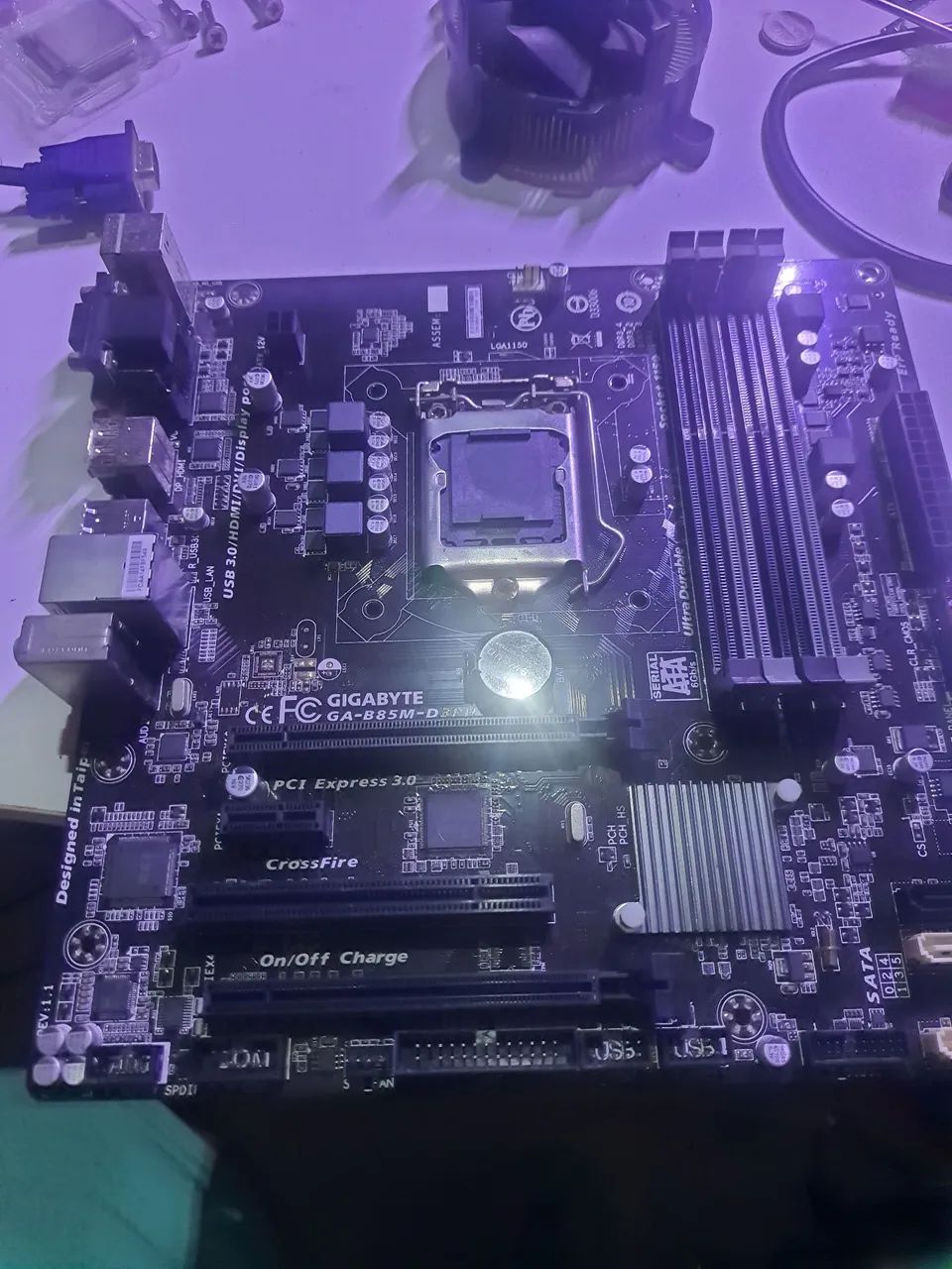 Placa mae gigabyte h81 liga bipe continuo