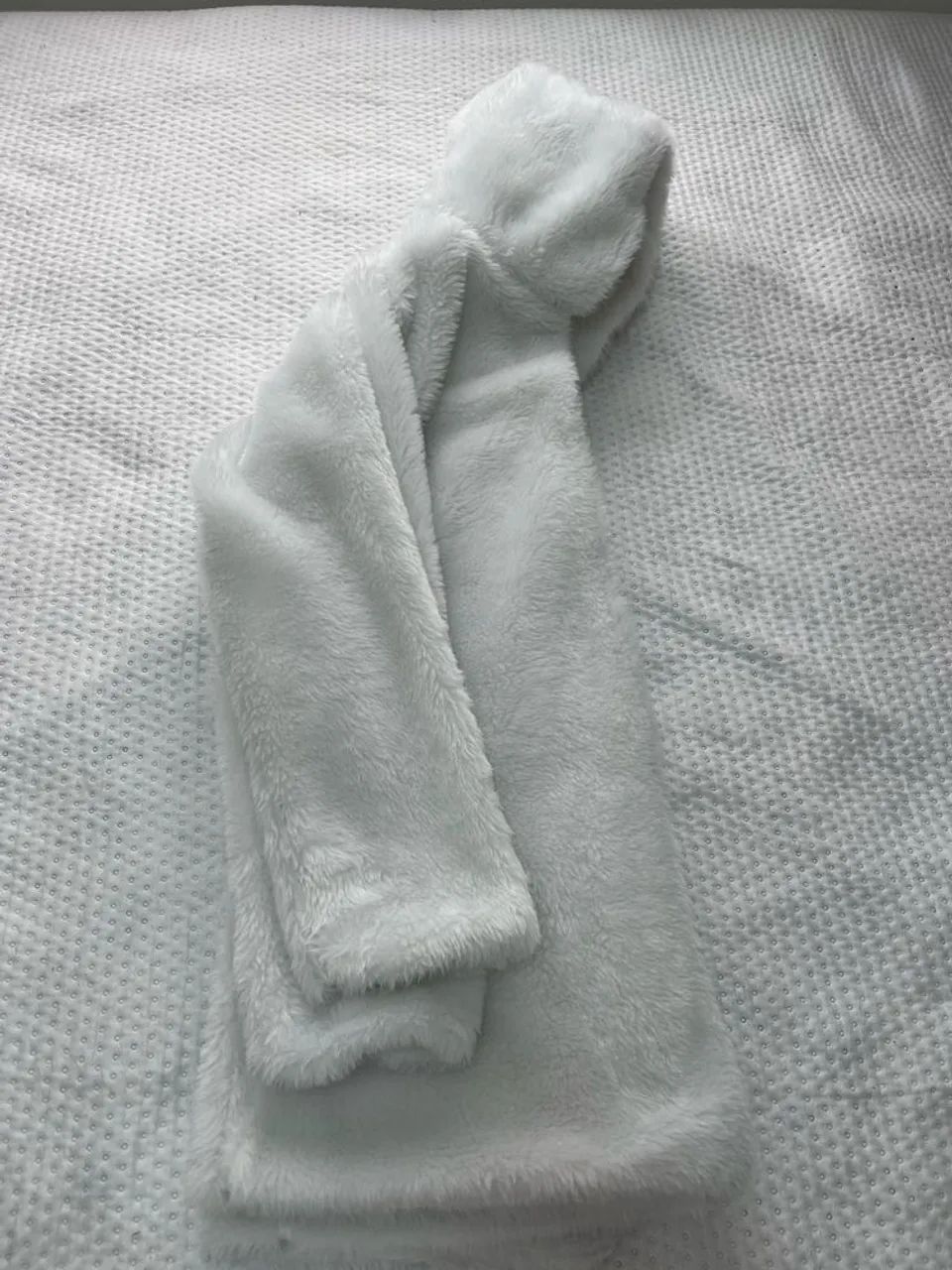 casaco de pelos branco com capuz - mine store - Foto 3