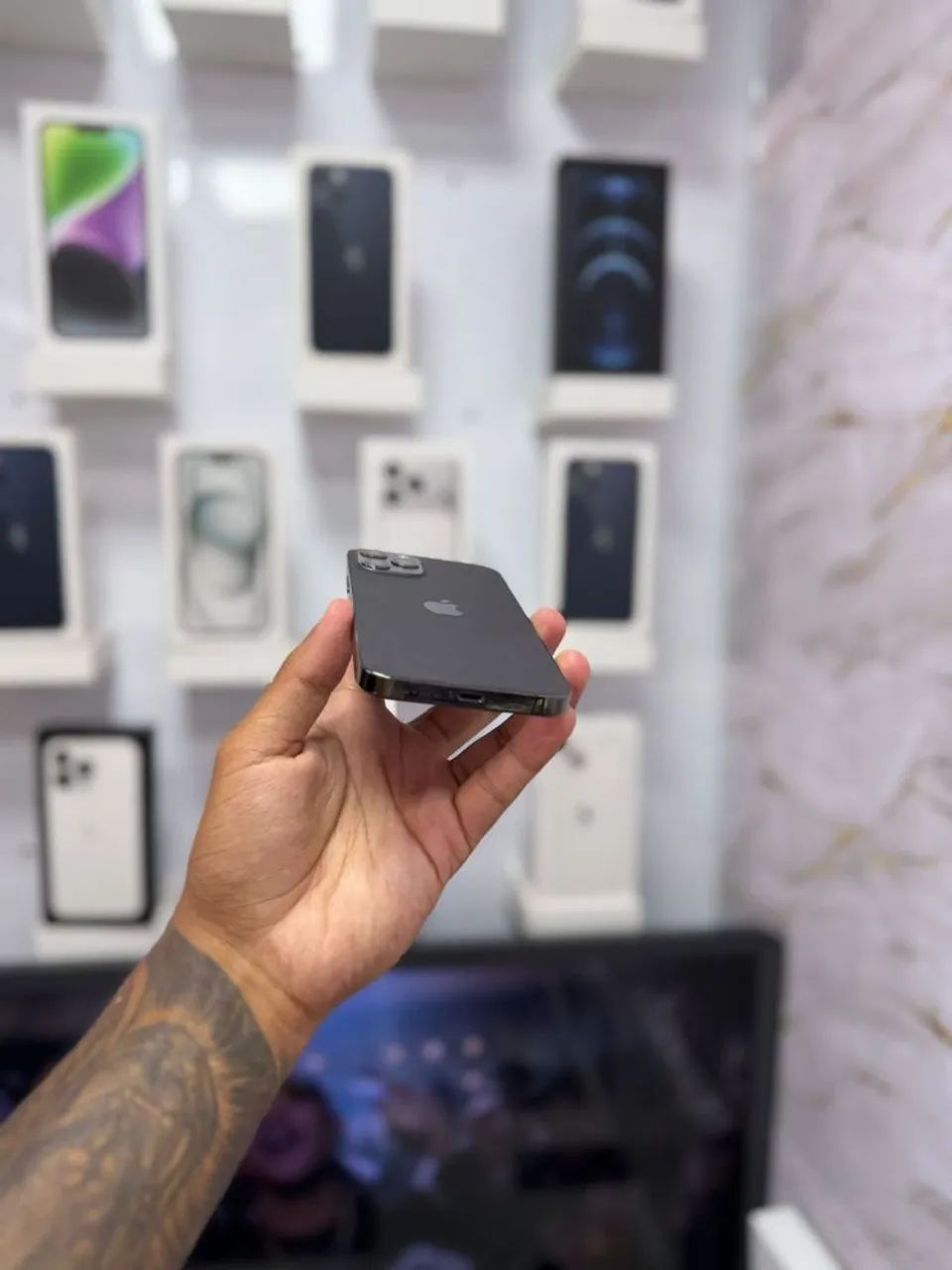 IPHONE 12 PRO 128GB<br>R$ 2.099,00 MUITO LINDO - Foto 2
