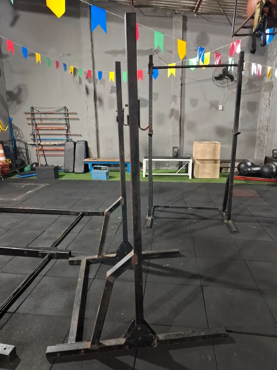 Suporte para barra fixa e agachamento  - Foto 2