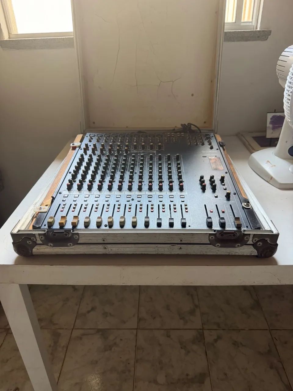 Mesa Yamaha 166C  - Foto 2