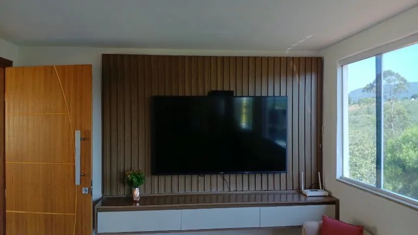 Rack com painel para Sala - Bonito e Conservado