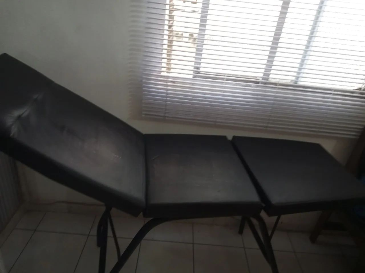 Vendo uma maca de uso estético  - Foto 2