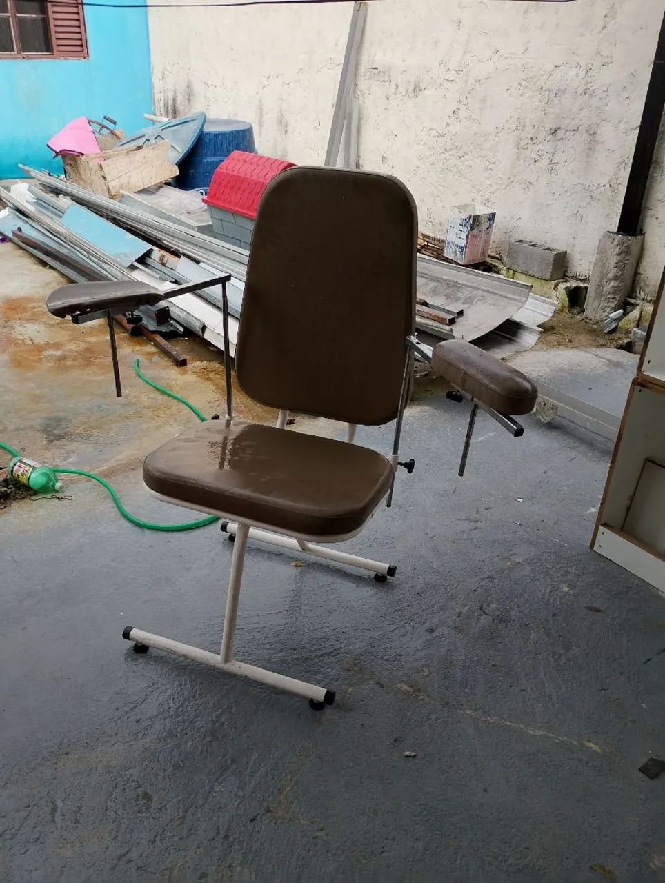 Cadeira hospitalar entrego 