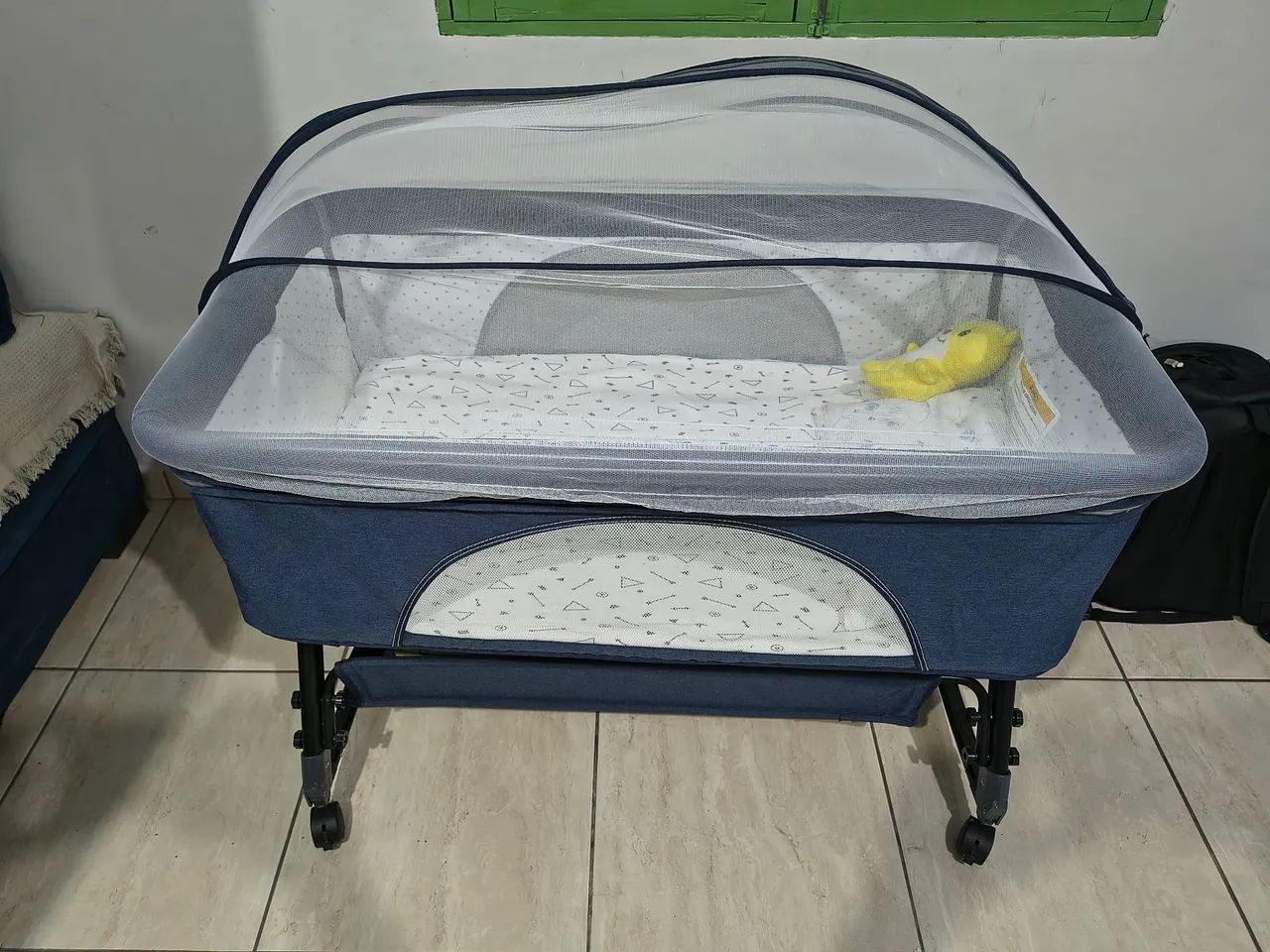 Berço Portátil Moises Co-bed Com Balanço Mosquiteiro e Cesto - Foto 4