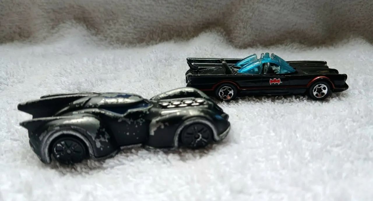 Batmovel Hotwheels usado  - Foto 4