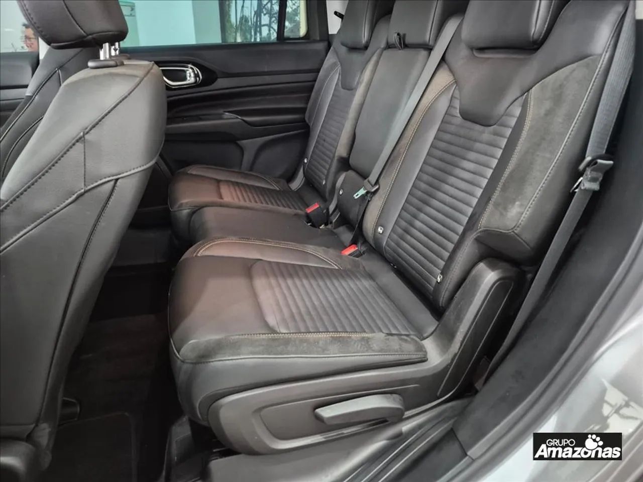 Jeep Commander Limited T270 1.3 TB Flex Aut., foto 8 de 20