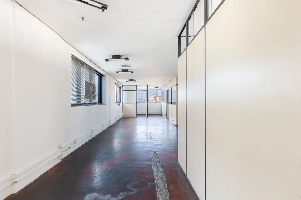 Sala comercial na Avenida General Olímpio da Silveira, 655 - Conjunto 81  112 m²