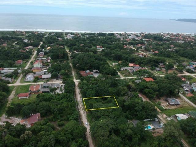 Ótimo terreno plano bem localizado em itapoá no balneário das palmeiras, medindo 12 x 32 t