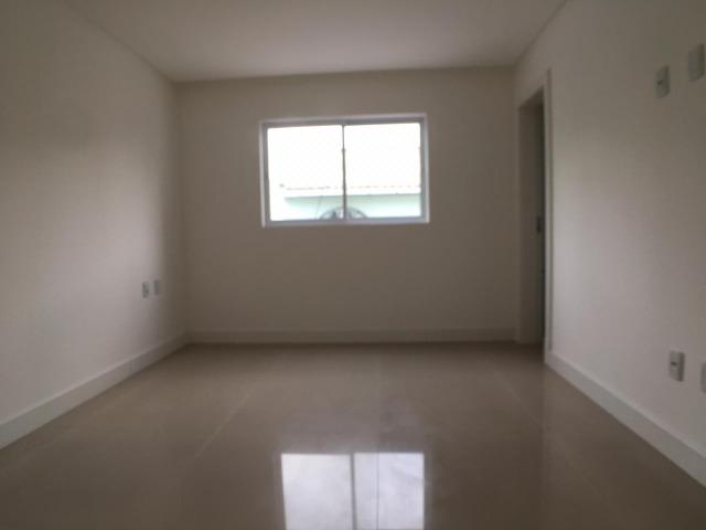 Vendo sobrado centro Balneário Camboriú com 3 suítes - Foto 4