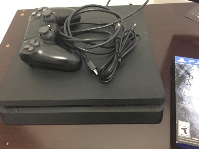 PlaySatation 4 (PS4)