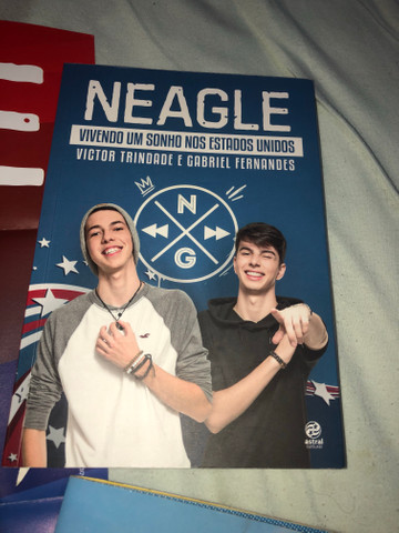 NEAGLE- Livro+pôster+pulseira+Livrão interativo - Foto 2