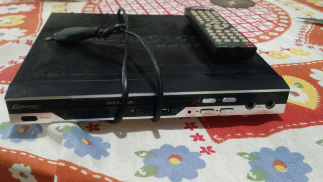 Dvd barato semi novo