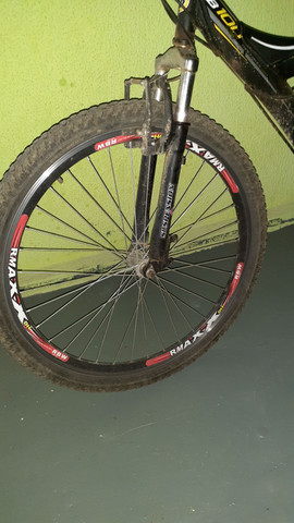Vendo uma bicicleta aro 26 por motivo de mudança - Foto 5