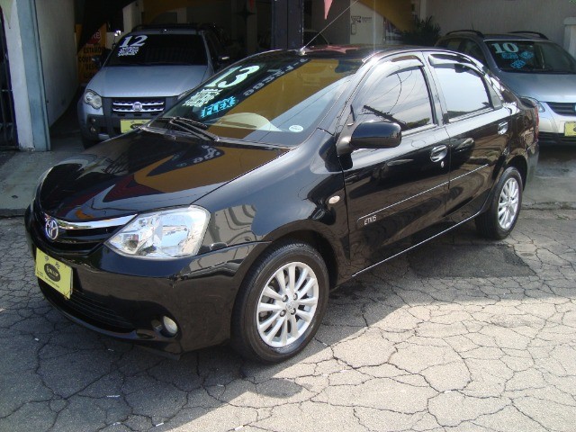 TOYOTA ETIOS XLS SEDAN